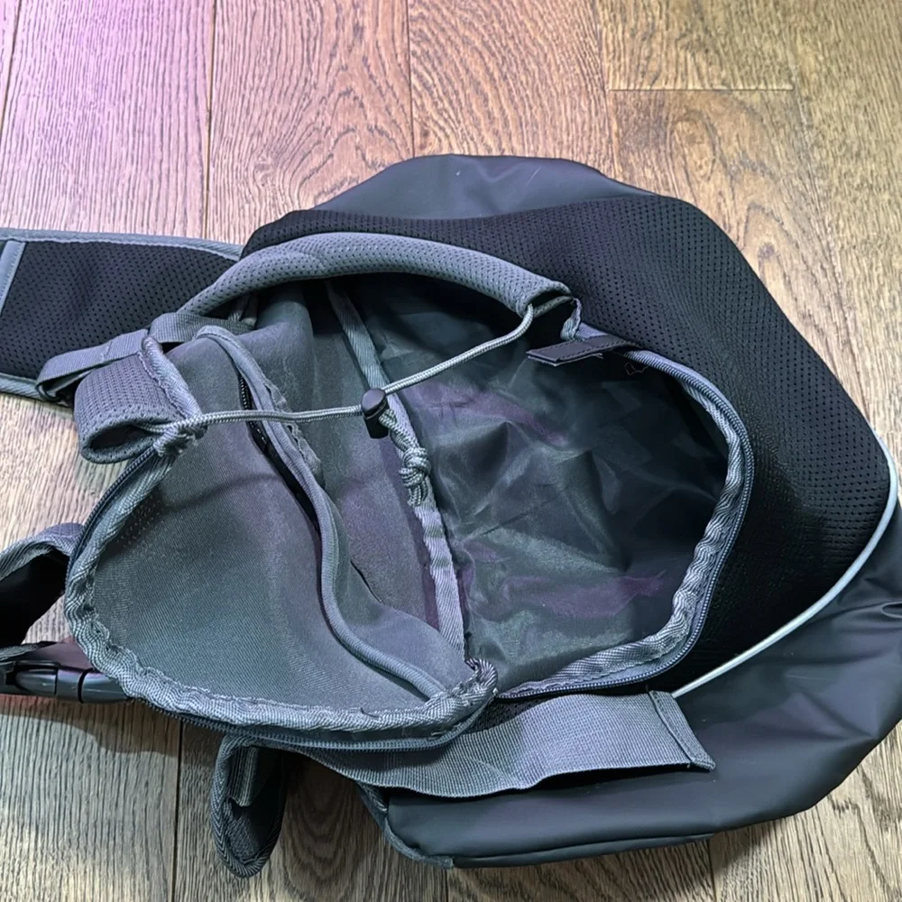 NWT yudodo small up to 10 lb dog sling carrier